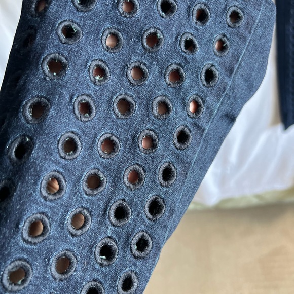 Joseph Ribkoff Signature Jeans with lower leg cut out detail. - Picture 6 of 9